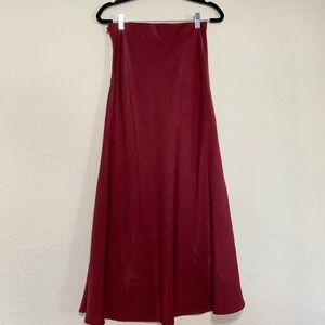 Chic Burgundy Maxi Skirt